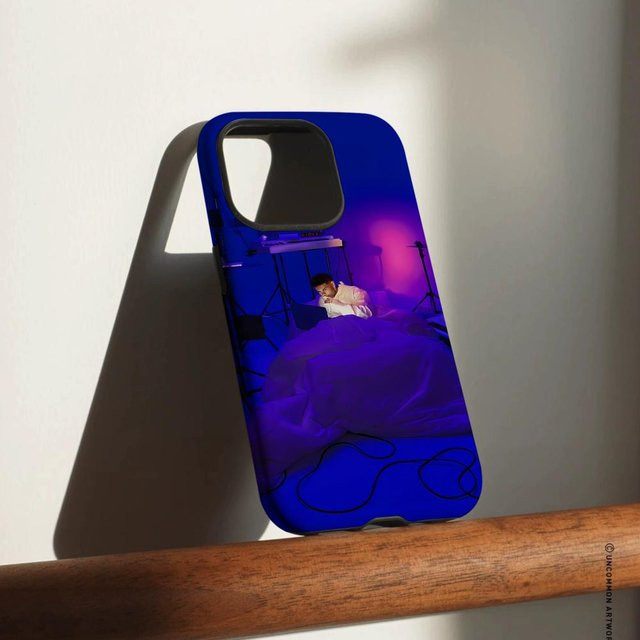 A-Abraham Mateo Insomnio 22 Handyhülle für iPhone 17 16 15 14 13 12 Pro Max Plus in Weiß und Blau mit glänzender HD-Doppelschicht-Flüssighartschale - Bild 1