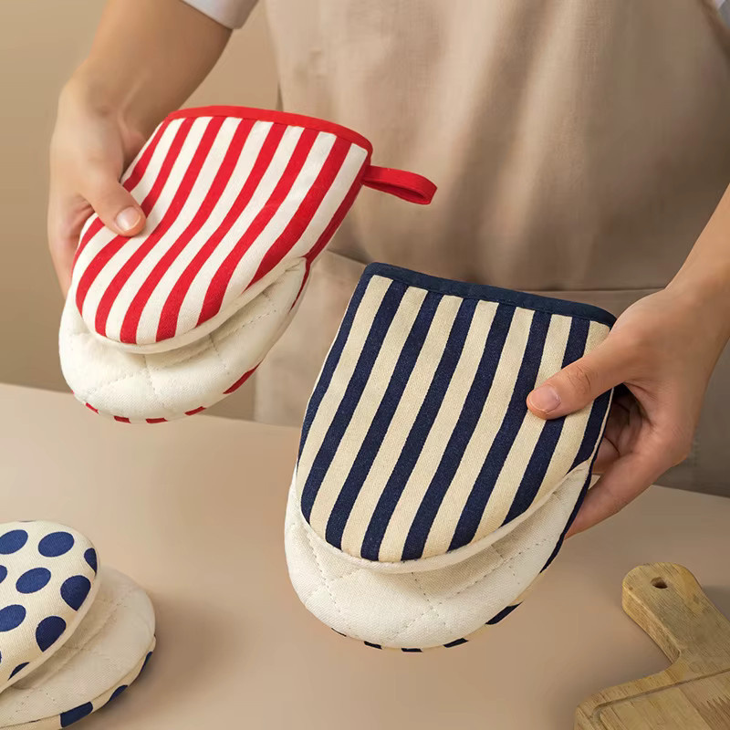 Hitzebeständige Ofenhandschuhe von QHSPE zum Backen und für den Küchengebrauch - Bild 3