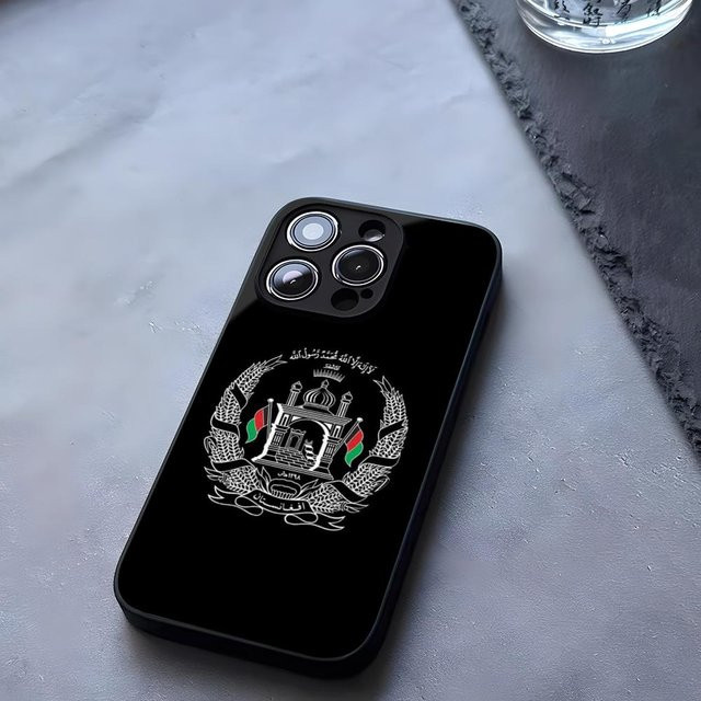 Handyhülle mit Afghanistan Flagge aus gehärtetem Glas für Apple iPhone Modelle in Schwarz - Bild 1