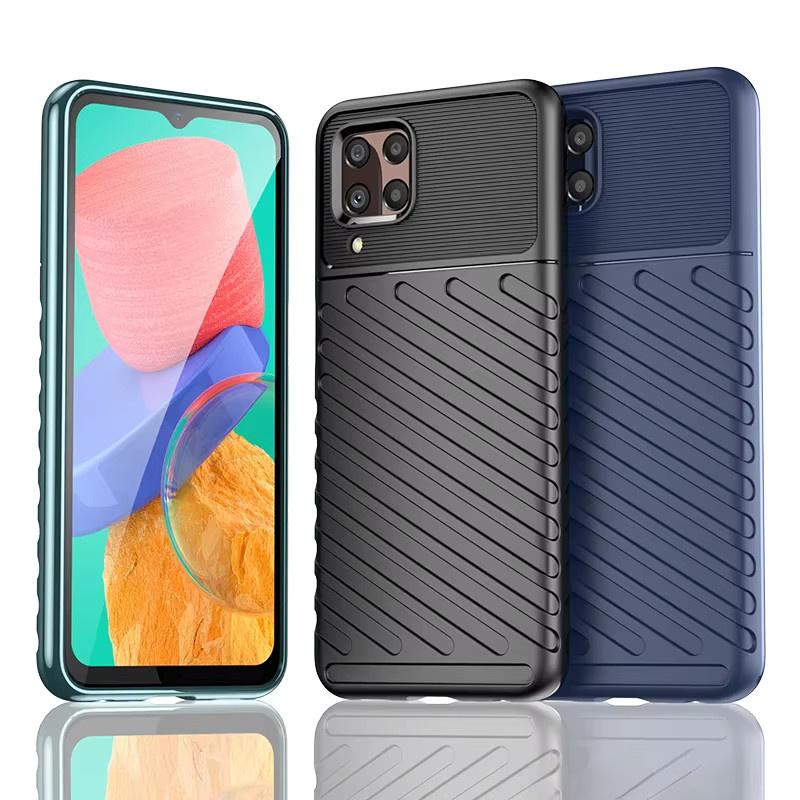 Stoßfeste Silikon-Handyhülle für Samsung Galaxy M33 und Jump 2 in Schwarz - Bild 4