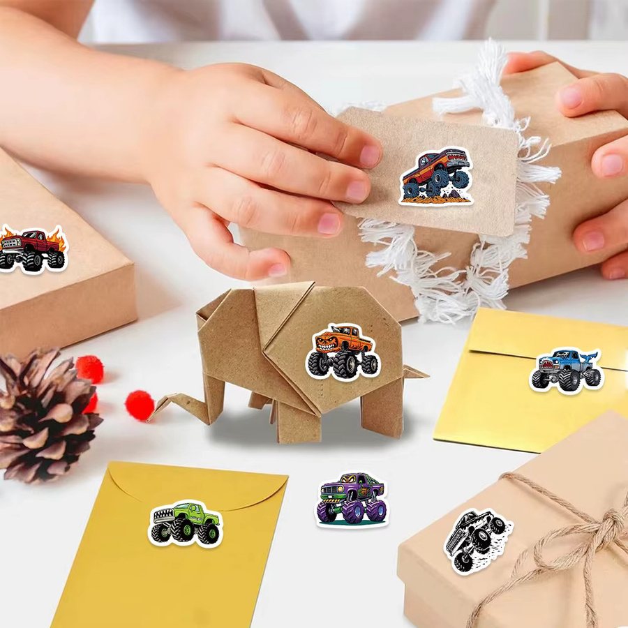500 Stück Monster-Truck-Aufkleber für Kinder in 10 verschiedenen Cartoon-Stilen, bunte Autoaufkleber-Rolle für Kindergarten und Dekoration - Bild 4