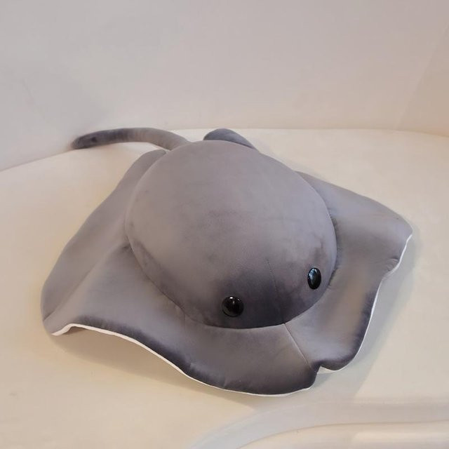 Yiran Health & Beauty Mantarochen Plüschtier, Rochen Puppe, Kissen, 52cm - Bild 1