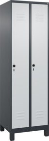 C+P Spind Classic PLUS Garderobenschrank mit 2 Abteilen, Füße, H x B x T: 195 x 60 x 50 cm, Sicherheits-Drehriegel, 4 Garderobenhaken und Trennwand, anthrazitgrau/lichtgrau/schwarzgrau - Bild 1
