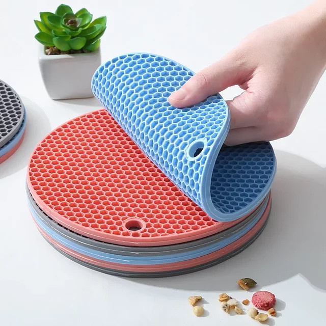 Hitzebeständiger Silikon Untersetzer in Pink, runder Anti-Rutsch Topfuntersetzer mit geometrischem Design, Durchmesser: 14 cm - Bild 1