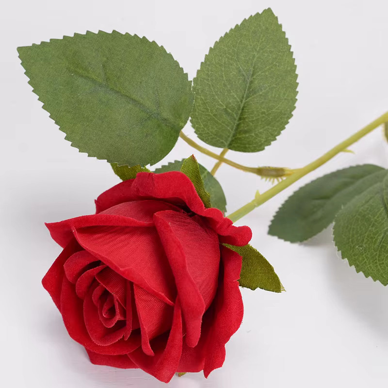 10 Stück künstliche Samt-Rosen von NANDI in Rot und Blau für deine Hochzeits-, Party- und Tischdekoration - Bild 3