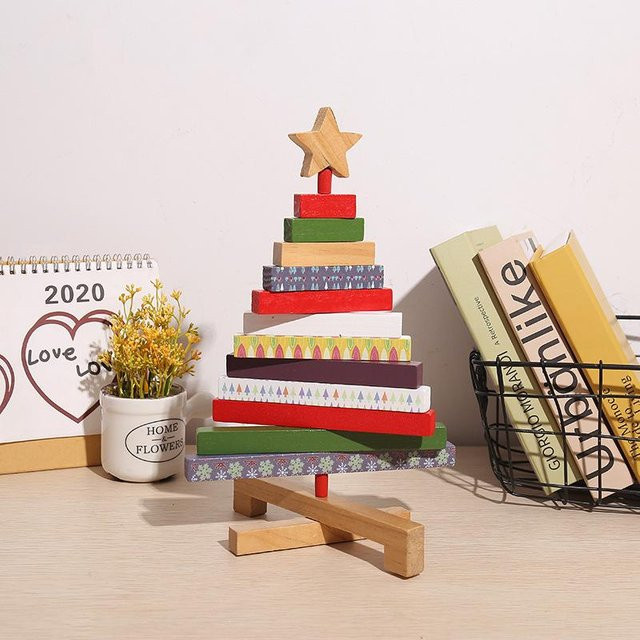 Drehbarer Weihnachtsbaum aus Holz von Yiran Furniture in Beige zur Tischdekoration im skandinavischen Design - Bild 1