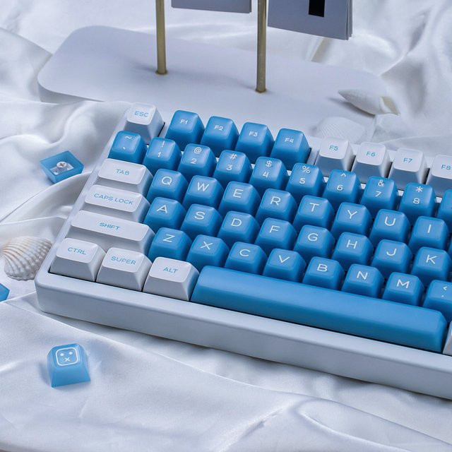GMK Blue Ice Cream Tastenkappen Set, 161 Tasten, SA-Profil, Double-Shot ABS für mechanische Tastaturen mit MX-Schaltern, ISO-Layout, Farbe: Blau - Bild 1