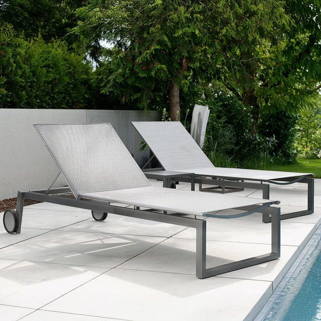 Stern 2x Robin Rollenliege in Anthrazit mit silbernem Textilbezug und Beistelltisch aus Aluminium und Polyester - Bild 1