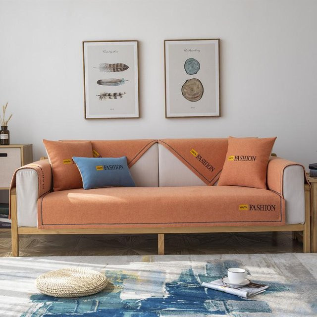 Besticktes Hirsch Sofakissen mit breitem Rand von Super Six in Blau oder Orange, B/H: 70 x 70 cm - Bild 1