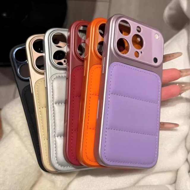 Stoßfeste Wellen-Daunenjacke Handyhülle für Apple iPhone 17 16 15 14 13 Pro Max mit Kameraschutz in Silber - Bild 1