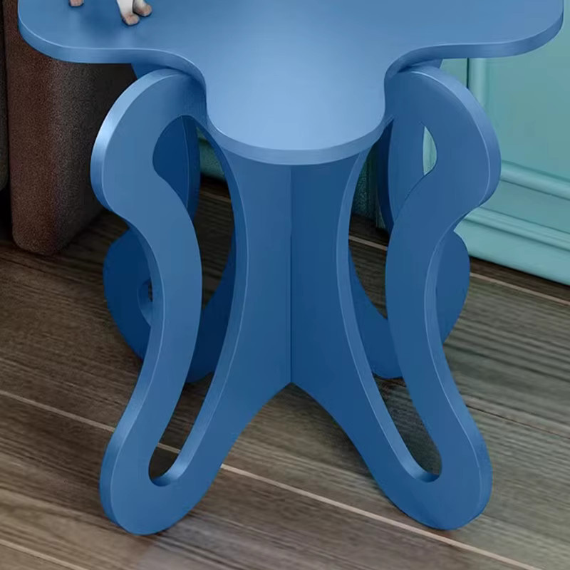 Minimalistischer runder Couchtisch von DUTRIEUX in Blau aus MDF-Laminat - Bild 2