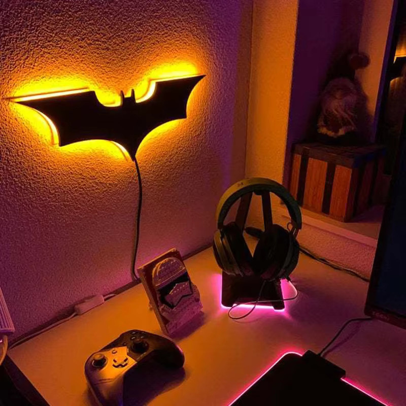 Dekorative 3D-Fledermaus-LED-Wandleuchte in Schwarz mit RGB-Multicolor-Effekt und Fernbedienung - Bild 3