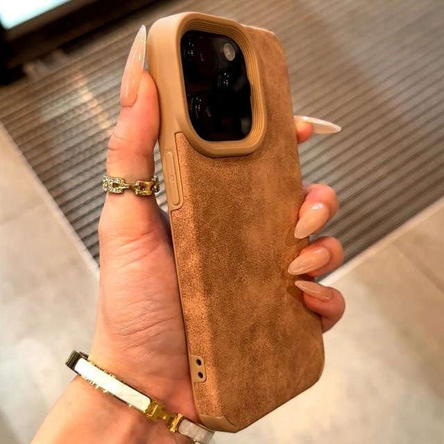 YULIN-003 Handyhülle aus braunem Rindsleder und weichem Lammfell mit Silikon-Stoßfänger für iPhone 11 bis iPhone 17 Pro Max Plus - Bild 1