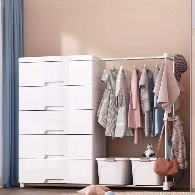 LIUSHADUOLA Kleiderschrank in Weiß mit Regalfächern und Kleiderstange für das Schlafzimmer - Bild 3
