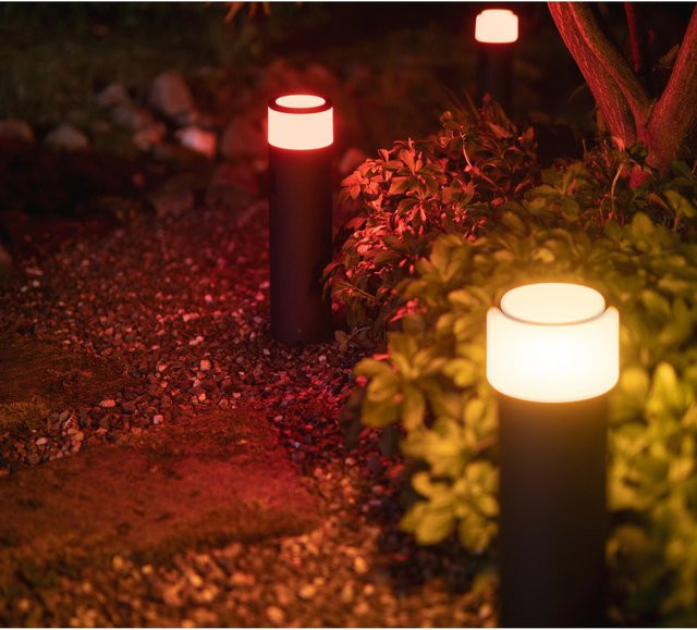 Philips Hue White & Color Ambiance Calla LED-Sockelleuchte Erweiterung, Schwarz, RGBW, für Außenbereich, Garten und Terrasse - Bild 1