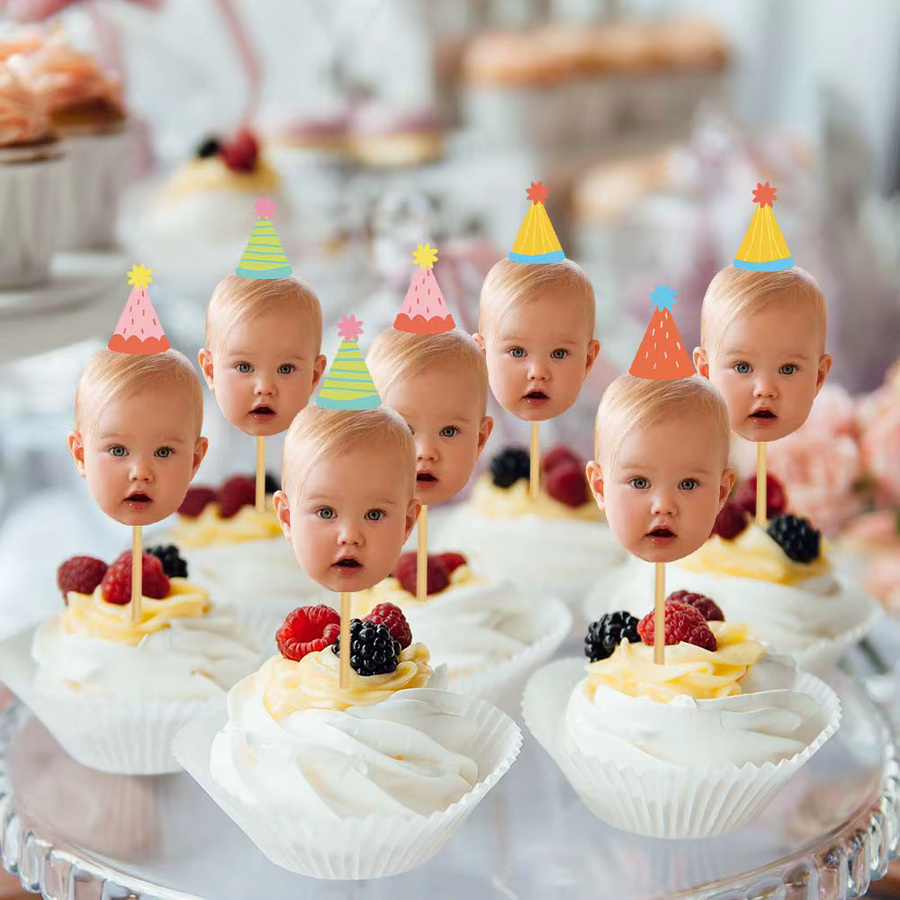Personalisierte Geburtstagskuchenaufsätze von joy-enlife mit individuellem Foto und lustigem Partyhut-Design, Mehrfarbig - Bild 2