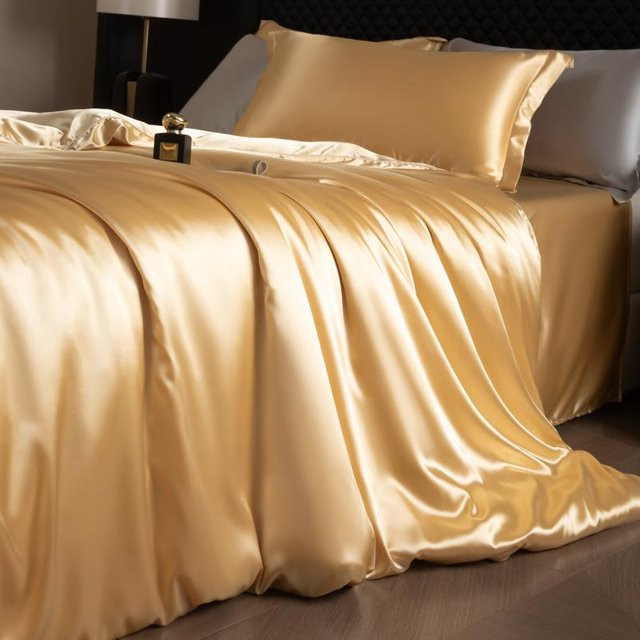 Bin Chi Textiles Bettbezug-Set aus Maulbeerseide in Gold, 3-teiliges Set bestehend aus Bettdeckenbezug und Kissenbezügen, B/H: 180 x 220 cm - Bild 1