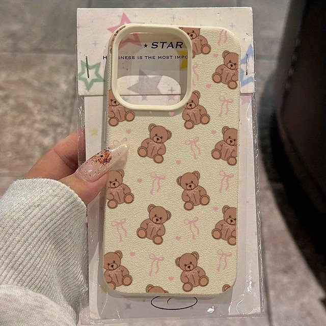 Süße Fliege Bär Lichee Muster Handyhülle für Samsung Galaxy S25 FE S24 Ultra S23 Plus S22 A36 A56 A55 A54 A16 A15 A35 Cover in Weiß und Multicolour - Bild 1