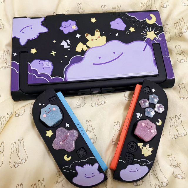 Bandai Matte Hartschalen-Schutzhülle mit Ditto-Muster für Nintendo Switch Joy-Con Handheld-Spielkonsole, Mehrfarbig - Bild 1
