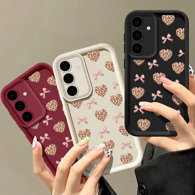 Samsung Handyhülle mit Retro Leopard Print in Weiß für Galaxy S25 S24 S23 S22 Ultra FE A56 A17 A16 A15 A36 A26 A55 A54 5G mit Randabdeckung - Bild 1