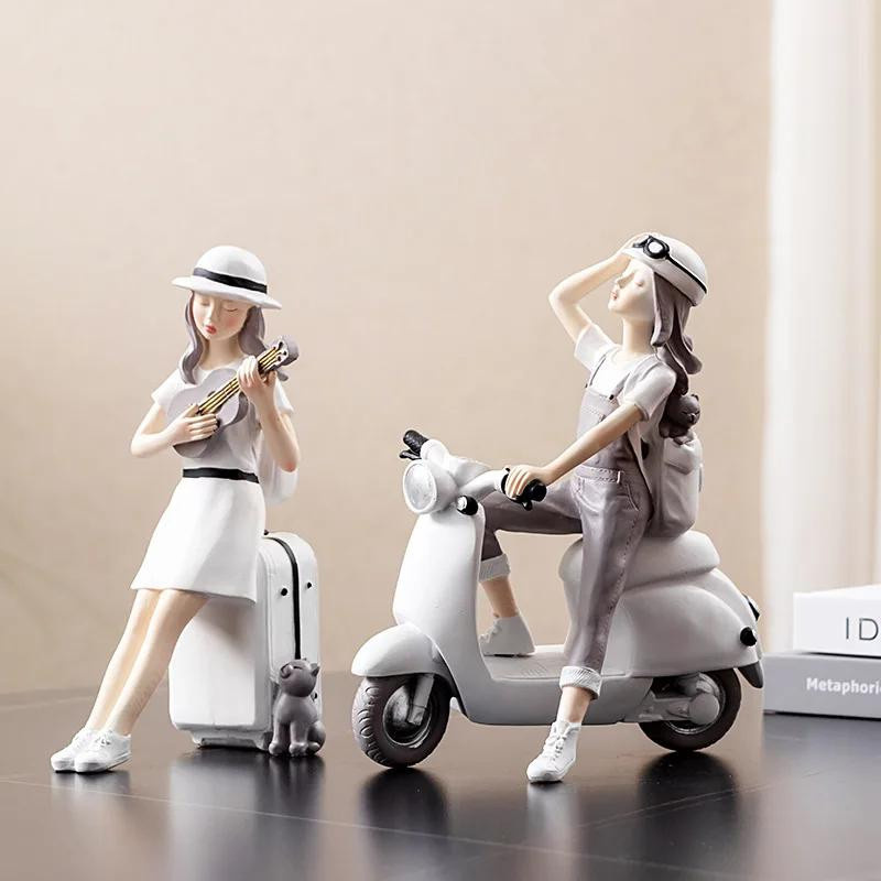 Abstrakte Kunstfigur Mädchen aus Harz im japanischen Stil von Yiran Furniture zur Dekoration deines Wohnzimmers - Bild 1