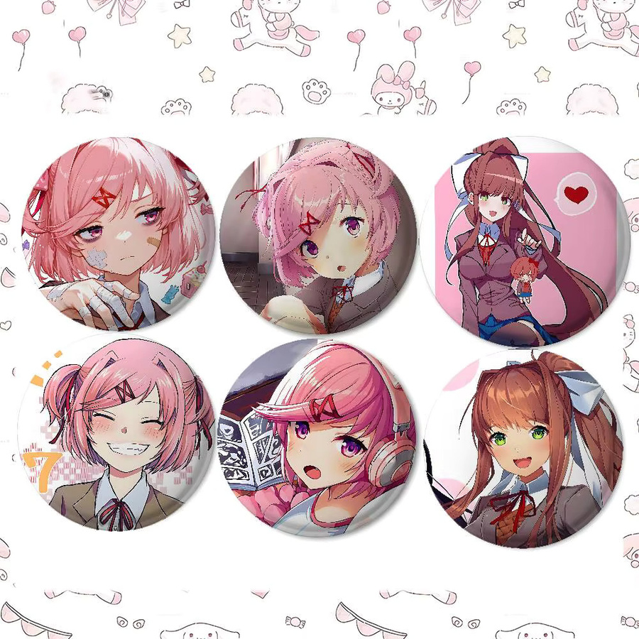 Brosche D-doki D-doki L-Literatur, Weißblech, Metall, Bunt - Bild 2