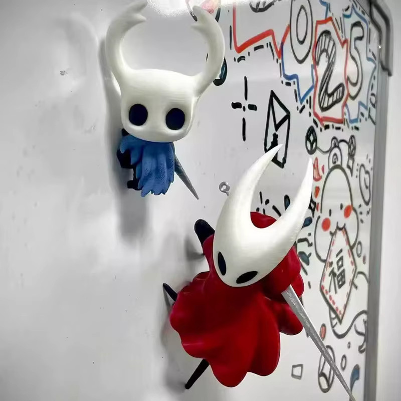 Bandai Hollow Knight Hornet Silksong Action Figur Magnet Kühlschrank Ornament in Blau und Multicolor - Bild 2