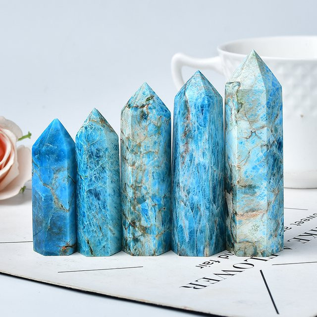 RYCRYSTAL Blauer Apatit Kristall Obelisk als Heilstein und Dekoration - Bild 1