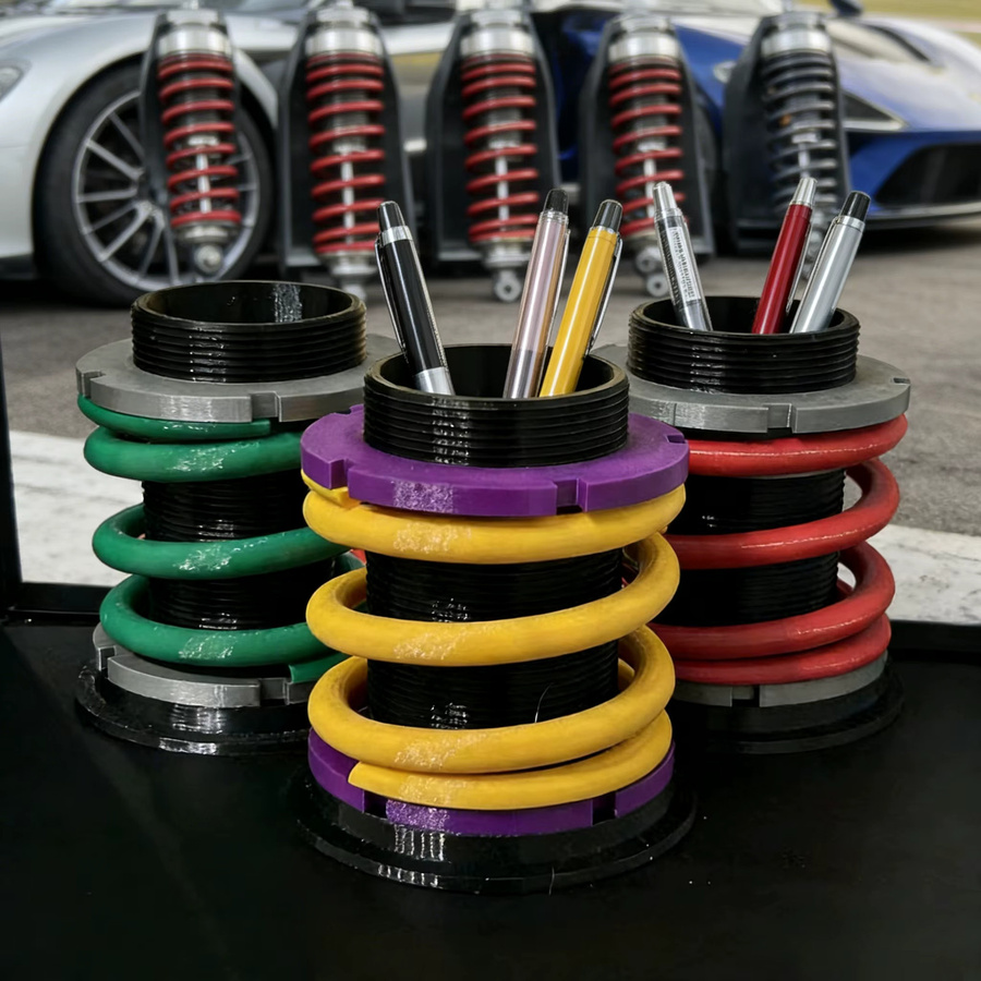 KW-Style Federdämpfer-Stifthalter in Rot und Multicolour, verstellbarer Pen Pot für deinen Schreibtisch - Bild 1