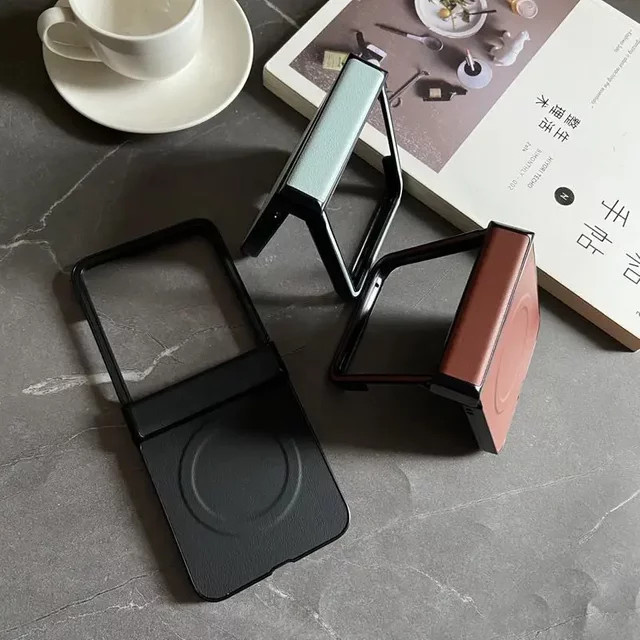 Magnetische Leder-Schutzhülle für Motorola MOTO Razr 60 Ultra 50 in Schwarz - Bild 1