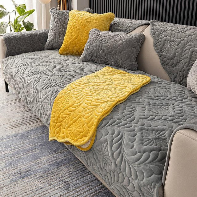 Rutschfester Sofabezug aus verdicktem Plüsch mit floralem Jacquard-Muster in Grau, B/B: 70 x 70 cm - Bild 1