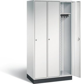 Garderobenschrank Intro von C+P Möbelsysteme in Lichtgrau, H: 195 cm, B: 92 cm, T: 49 cm - Bild 1