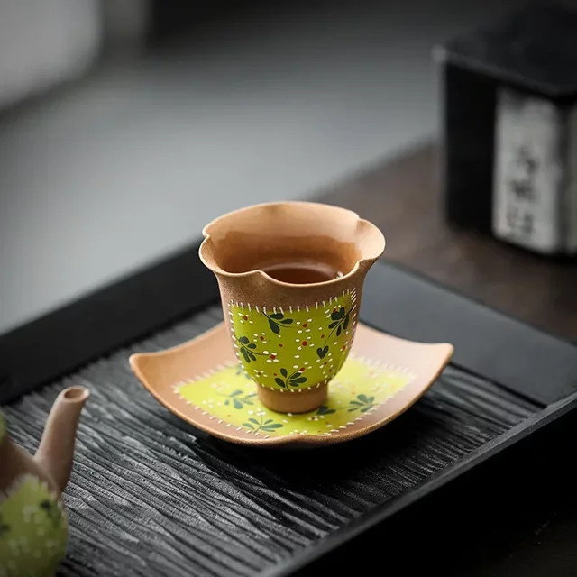 Handbemalte Keramik-Teetasse mit gelben Chrysanthemen im floralen Design, traditioneller chinesischer Kandschlamm-Mundbecher - Bild 1