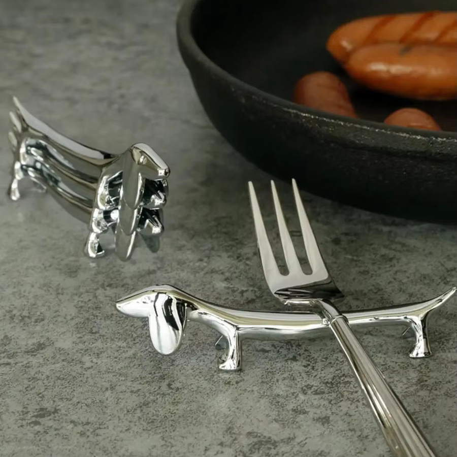 Besteckhalterung Hund und Hirsch aus Edelstahl in Silber von VIE LENTE für deine Küche - Bild 2