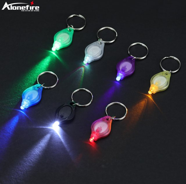 Alonefire Mini-LED-Schlüsselanhänger mit buntem RGB-Licht als Notbeleuchtung für Kinder und Rucksäcke, Mehrfarbig - Bild 1