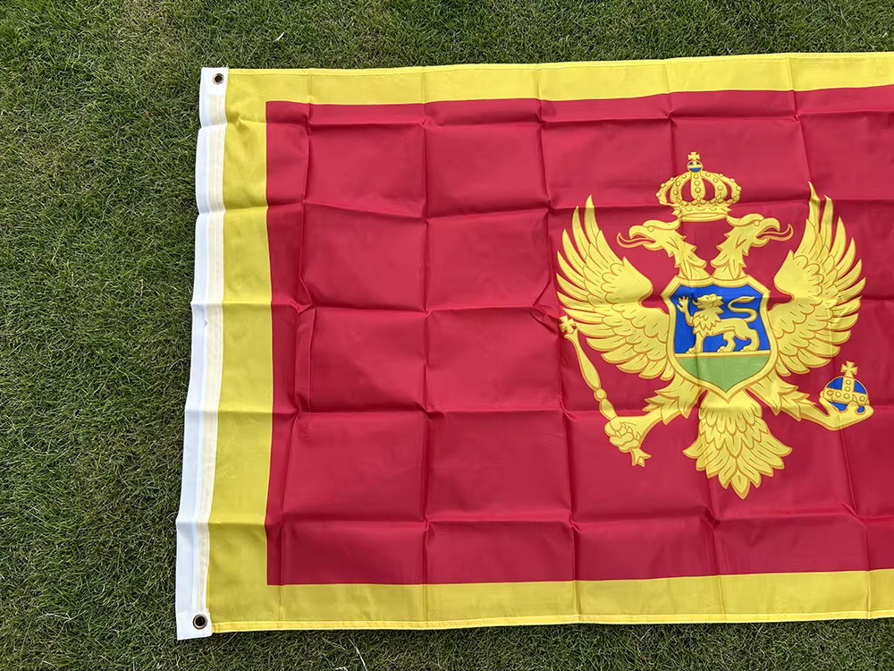 SKY FLAG Montenegro-Flagge aus Polyester als bedrucktes Hängebanner, Rot, B: 150 cm, H: 90 cm - Bild 3