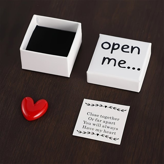 Open Me Überraschungsgeschenkbox mit Harzherz und I Love You Nachrichtenskarte in Weiß - Bild 1