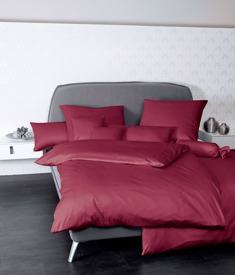 Colours 31001 Kissenbezug Janine aus Mako-Satin in Rot, 40 x 40 cm - Bild 1