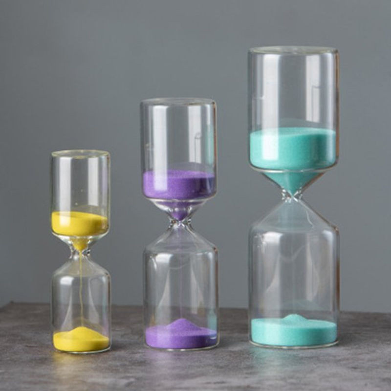 Minimalistische Glas Sanduhr in Lila oder Mehrfarbig für Dekoration und Kindergeschenke - Bild 1
