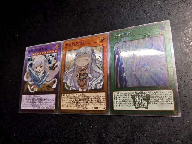 Yiran toy 1 Yu-Gi-Oh! Blauäugiger weißer Drache Kartensammlung, ab 18 Jahre - Bild 1