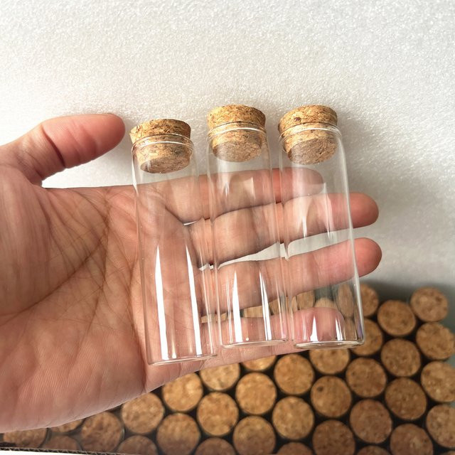 Transparente Glasflaschen mit Korkverschluss für Liebesnotizen und Hochzeitsdeko, B/H: 2,5 x 8,0 cm - Bild 1
