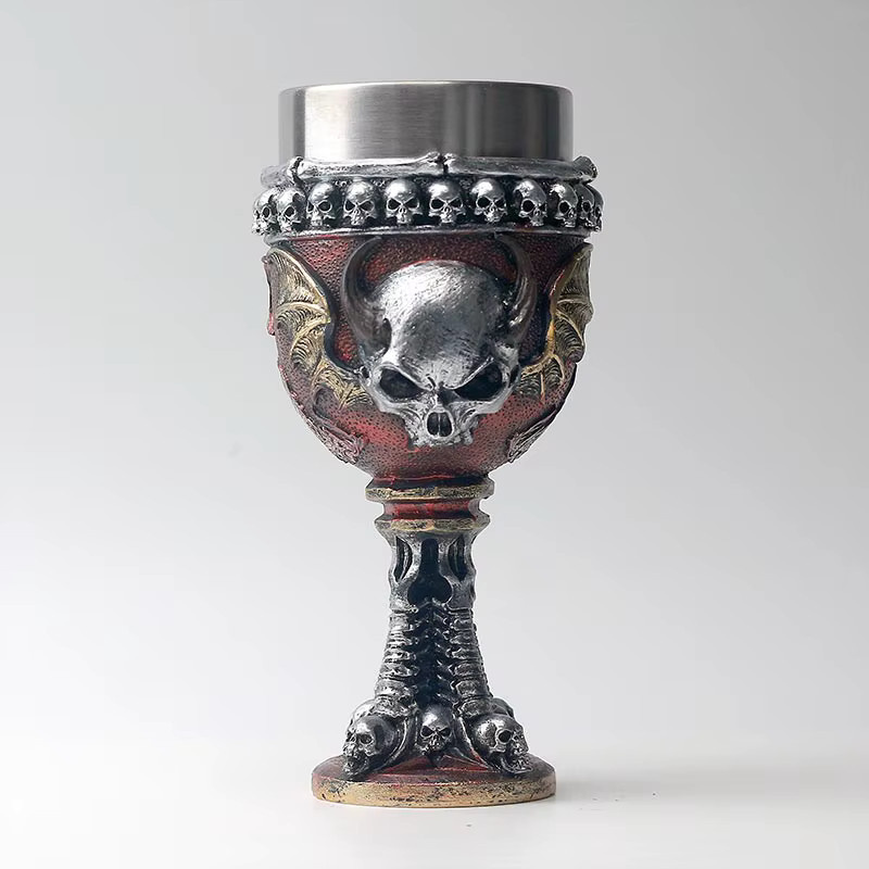 QUHE Champagnerglas mit hohem Fuß aus Harz und Edelstahl im Vintage Wikinger-Piraten-Design - Bild 2