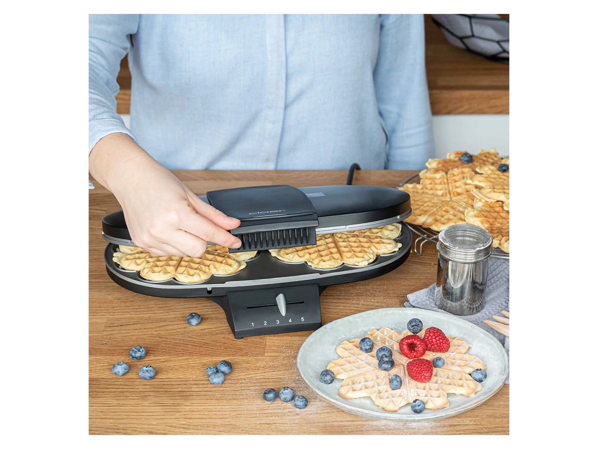Cloer Doppelwaffelautomat 1320 in Schwarz für runde und herzförmige Waffeln - Bild 2