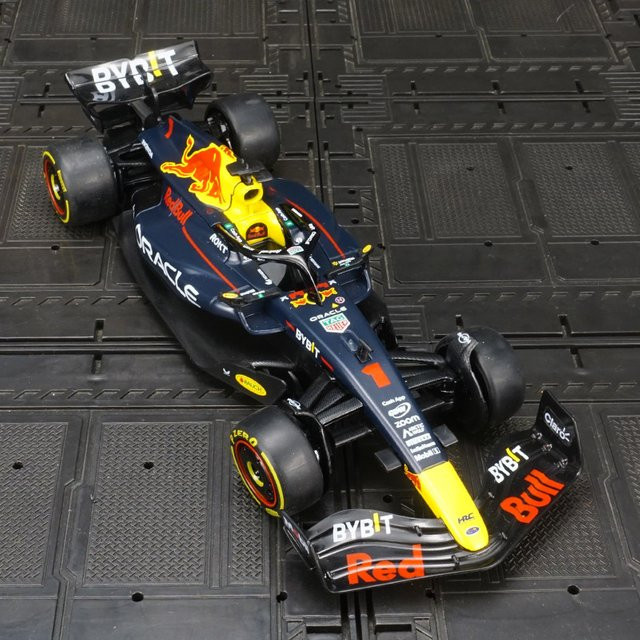 Maisto 2023 F1 Champion RB19 1 Verstappen, Rennwagen Modell, 1:24, Metall - Bild 1