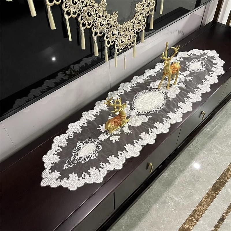 Yiran Furniture Tischläufer mit Blumen-Spitzenstickerei in Weiß und Champagner, B/H: 130 x 40 cm - Bild 3