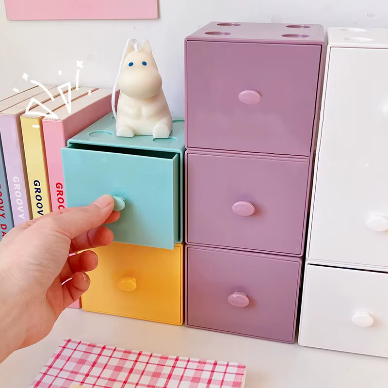 Stapelbare quadratische Aufbewahrungsbox aus Kunststoff mit Deckel in Blau, modularer Organizer für Make-up und Schmuck, B/T/H: 9 x 9,2 x 8 cm - Bild 1