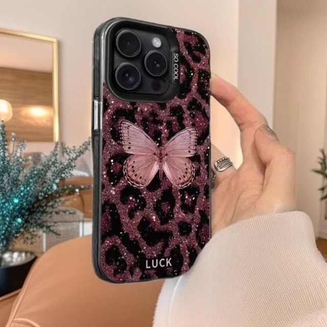 Handyhülle mit Leopardenmuster und Schmetterlingsdesign für Apple iPhone 17 Pro Max und iPhone 17 Air in Multicolour und Pink - Bild 1