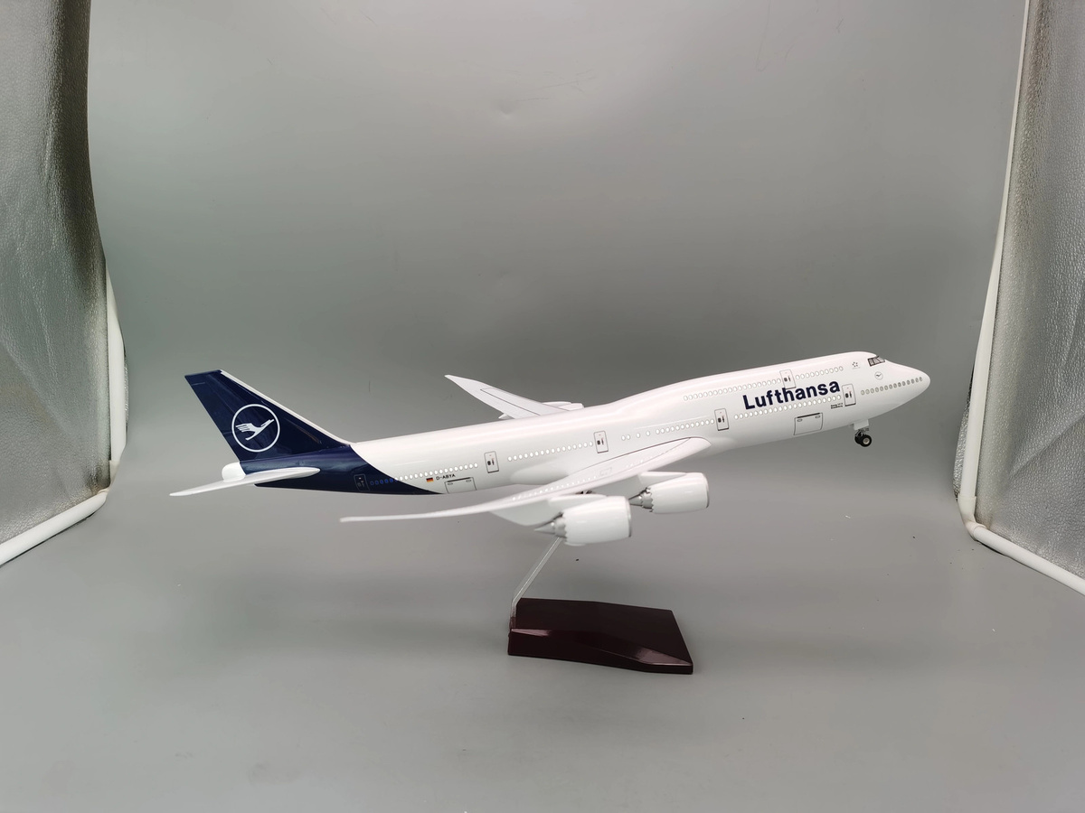 Lufthansa B747 Flugzeug Modell aus Harz in Weiß, 47 cm Display Ornament - Bild 3