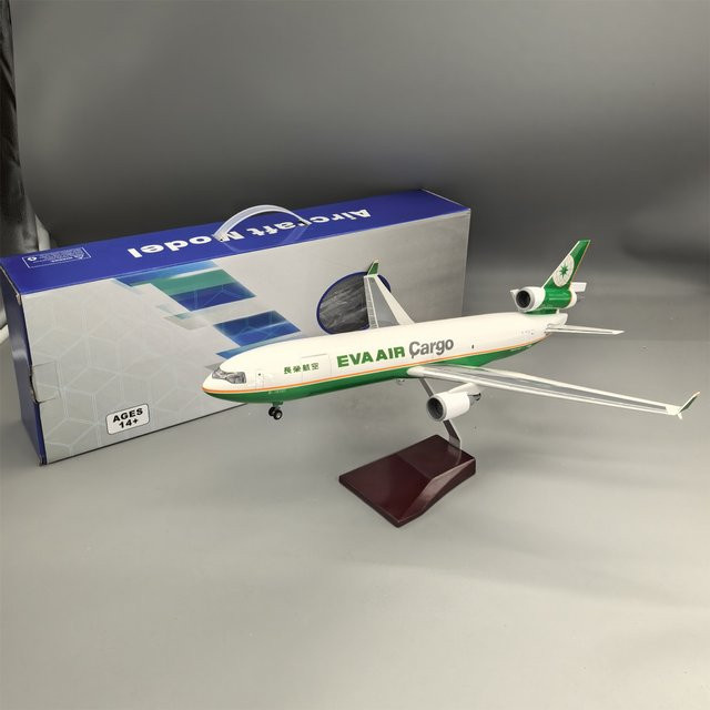 ZOCO Eva Air Cargo MD-11 Modellflugzeug, Maßstab 1:130, ab 14 Jahren - Bild 1