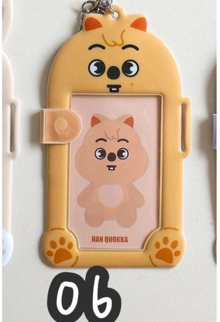 Straykids SKZOO Kunststoff-Kartenhalter mit Magnetischen Saugnäpfen in Beige, 3 Zoll Foto-Halter Anhänger in unregelmäßiger Hand-in-Hand Form - Bild 1